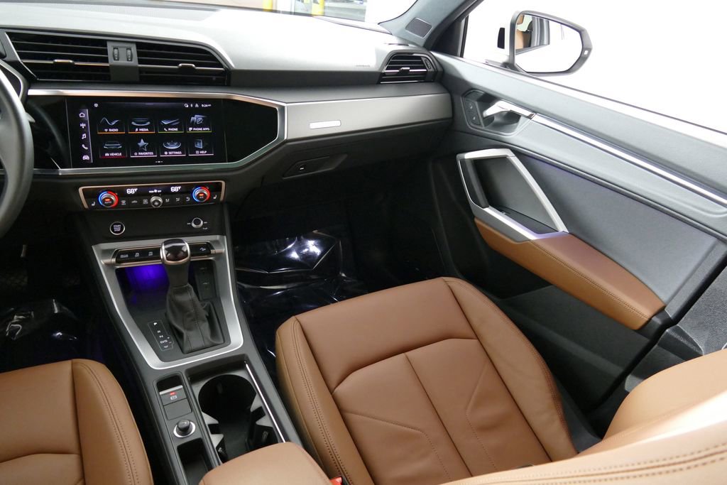 Certified 2025 Audi Q3 2.0T Premium Plus w/ Premium Plus Package AWD/4WD image 7