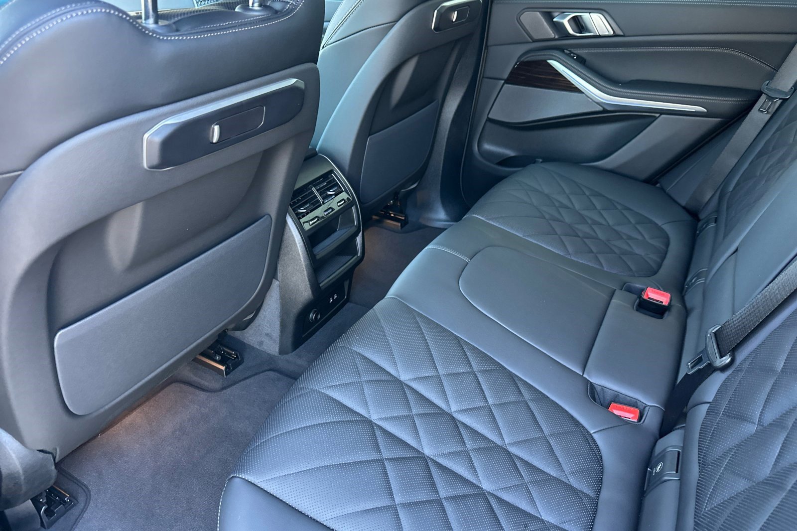 Used 2026 BMW X5 xDrive50e w/ M Sport Package image 15