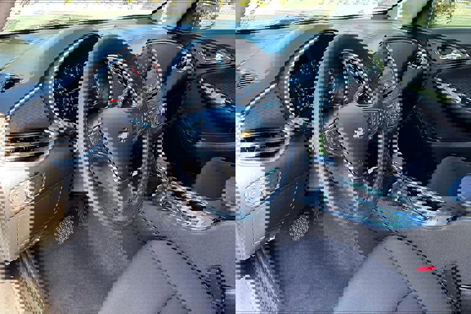 Used 2023 Chevrolet Malibu LT FWD image 16