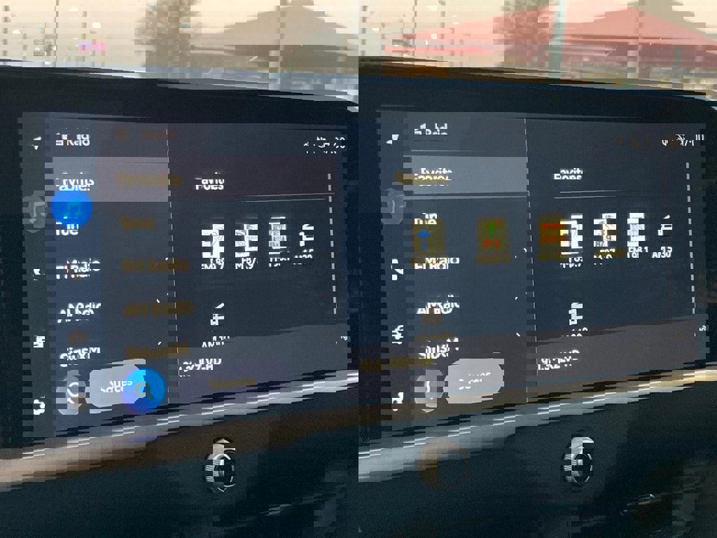 Used 2025 Toyota Crown Signia w/ Advanced Technology Package image 23