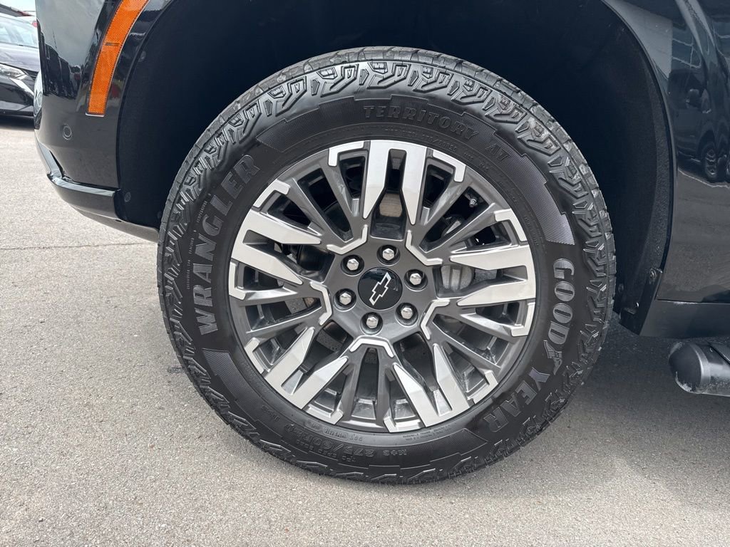 Used 2025 Chevrolet Tahoe Z71 AWD/4WD image 23