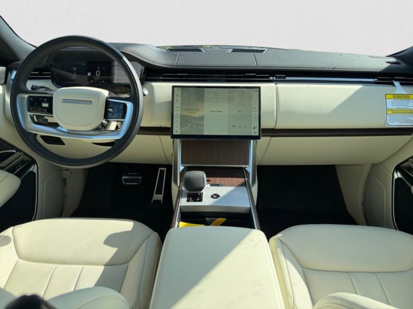 New 2026 Land Rover Range Rover Long Wheelbase SE AWD/4WD image 13