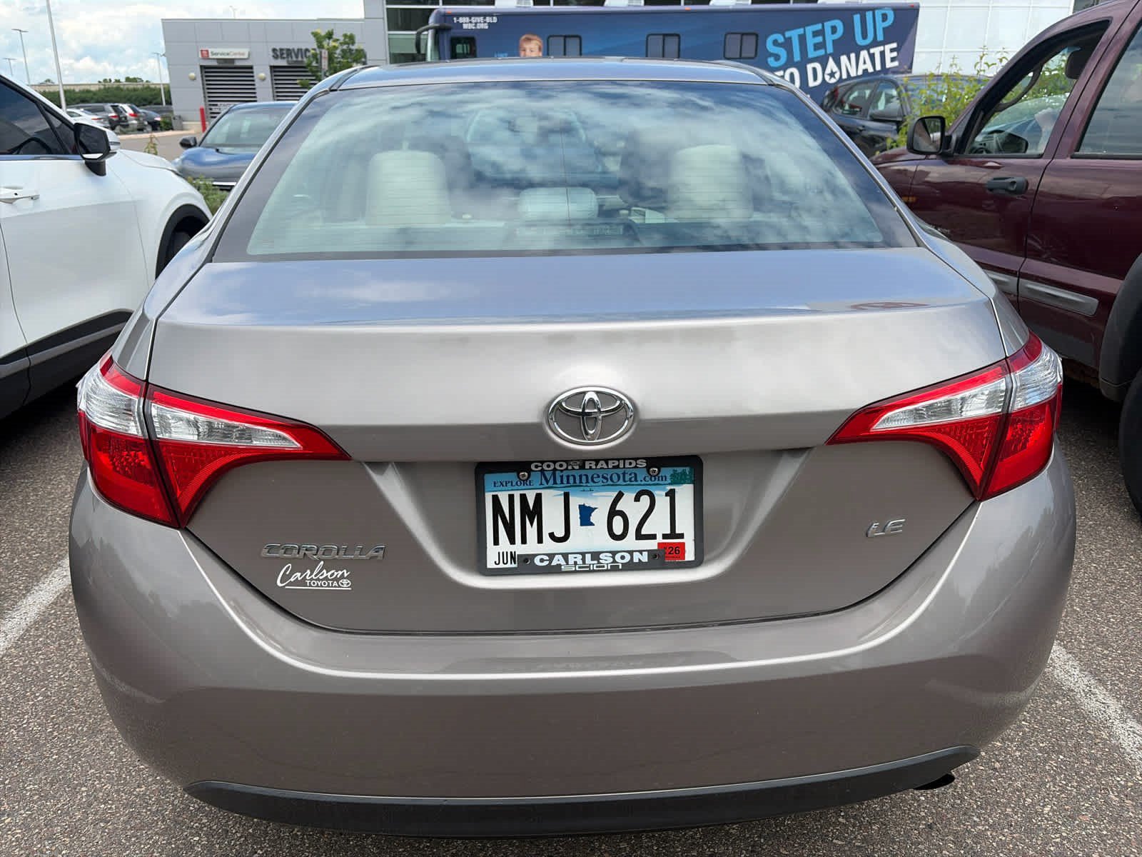 Used 2015 Toyota Corolla LE FWD image 3