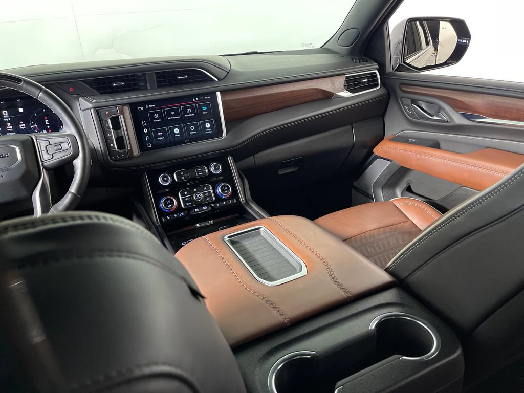 Used 2023 GMC Yukon Denali Ultimate AWD/4WD image 17