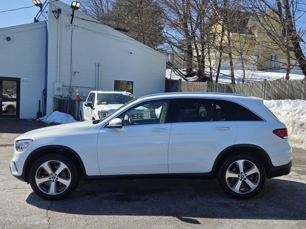Used 2022 Mercedes-Benz GLC 300 4MATIC w/ Premium Package Lite image 3