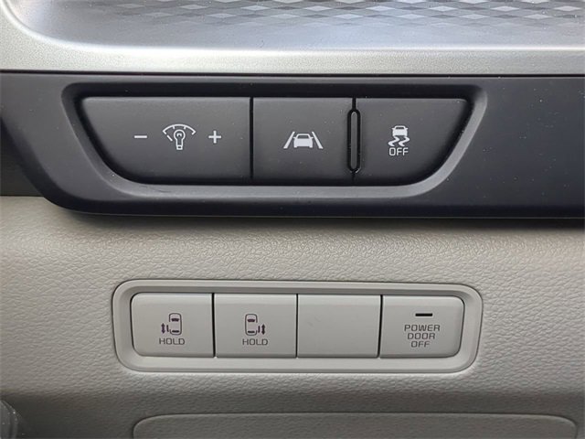 Used 2024 Kia Carnival LX image 27