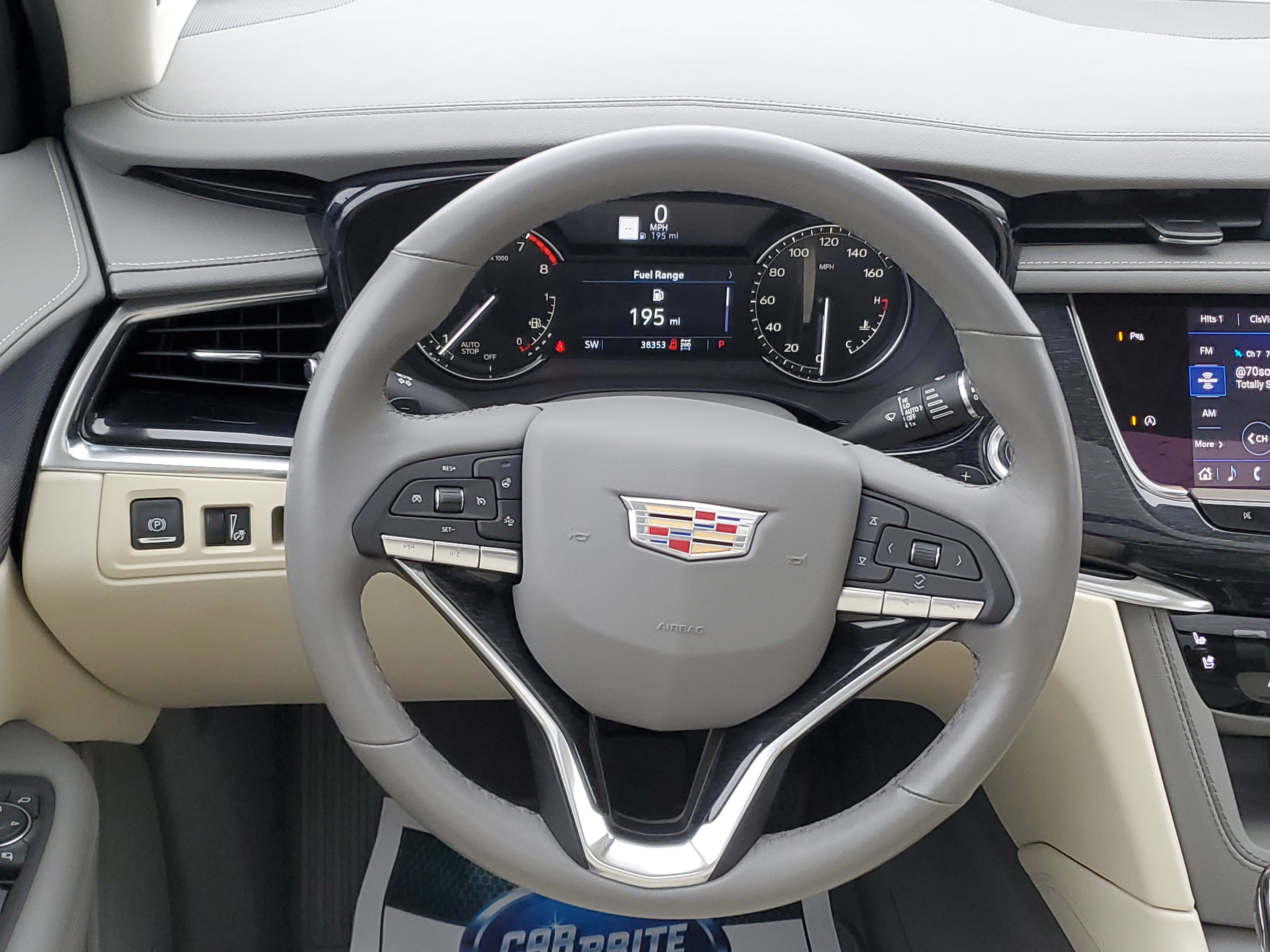 Used 2023 Cadillac XT6 Premium Luxury image 8