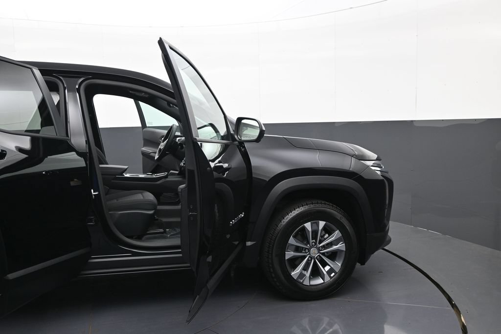 Certified 2026 Chevrolet Equinox LT w/ Safety and Technology Package AWD/4WD image 9
