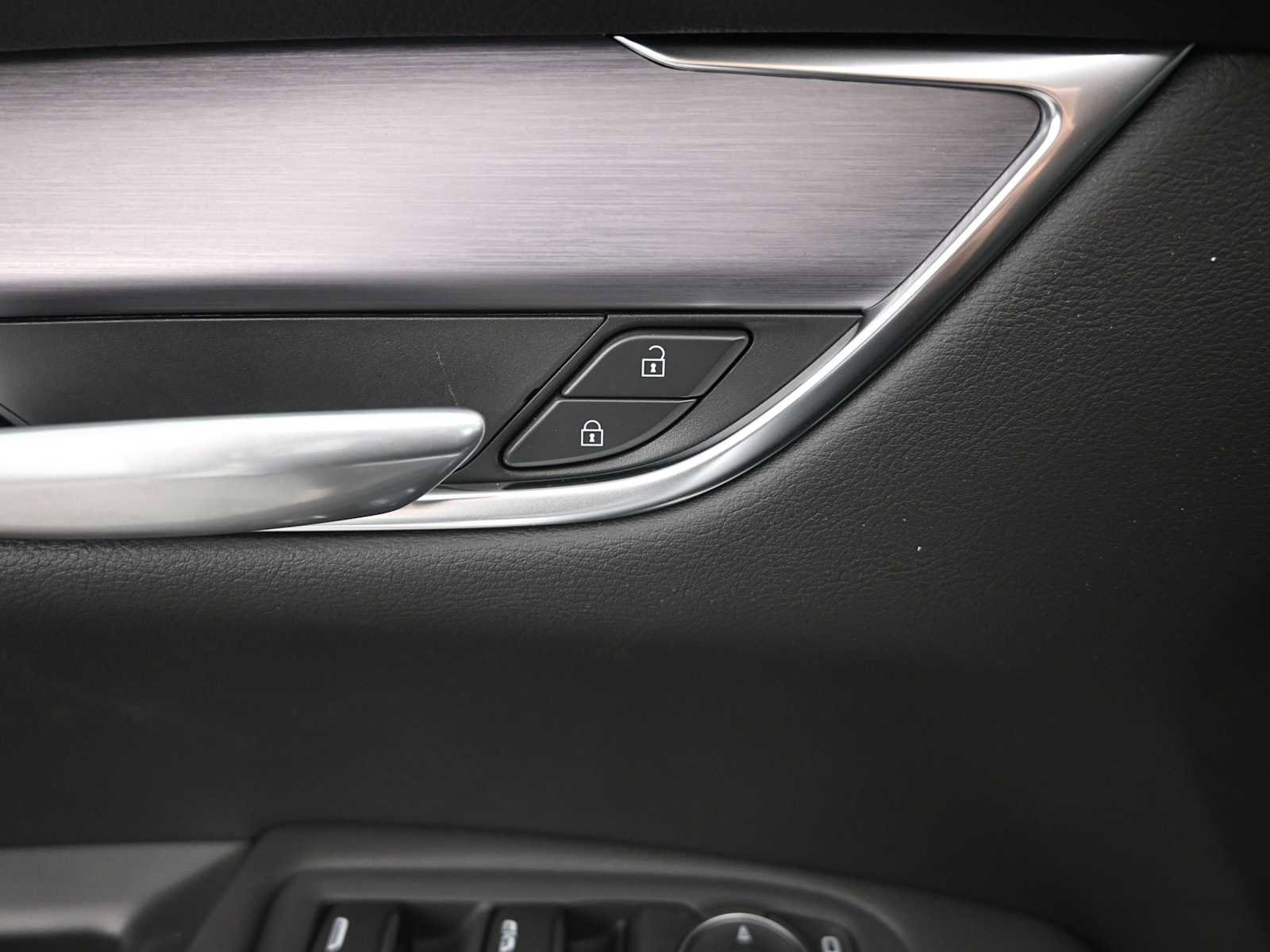 Used 2025 Cadillac XT5 Luxury w/ LPO, Floor Liner Package image 19