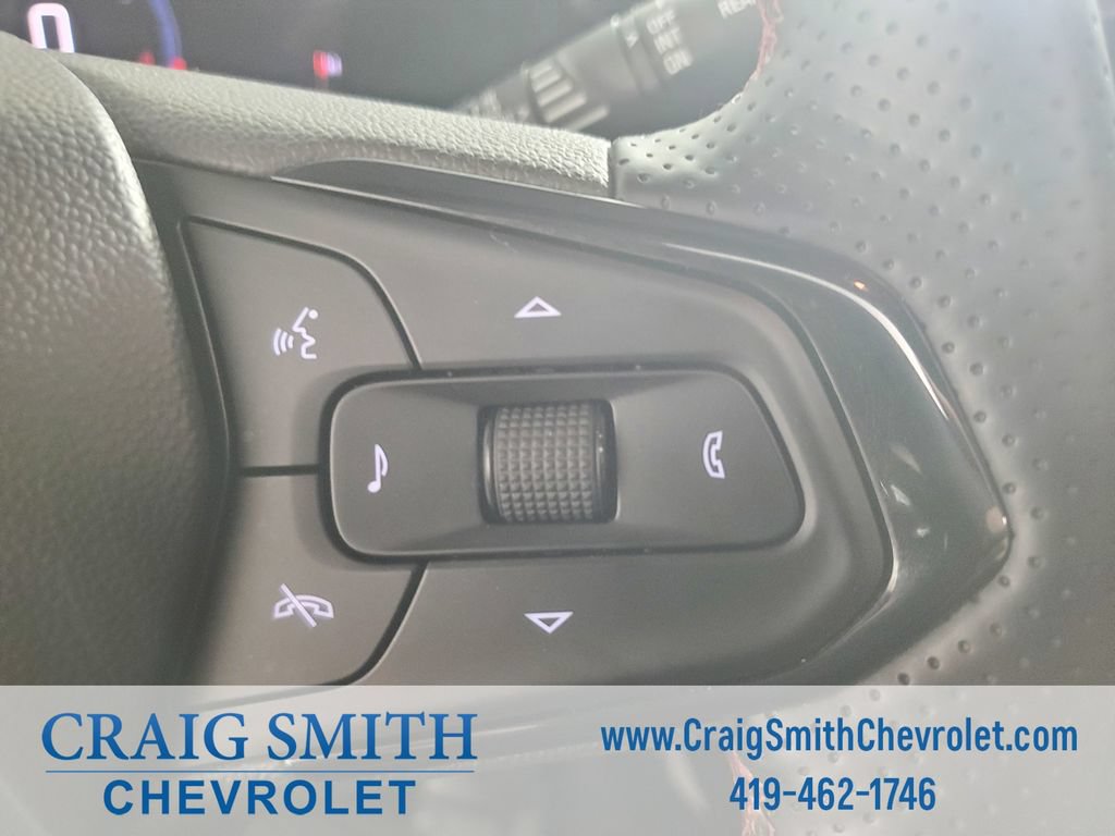 Used 2024 Chevrolet Trax RS w/ Sunroof Package FWD image 18