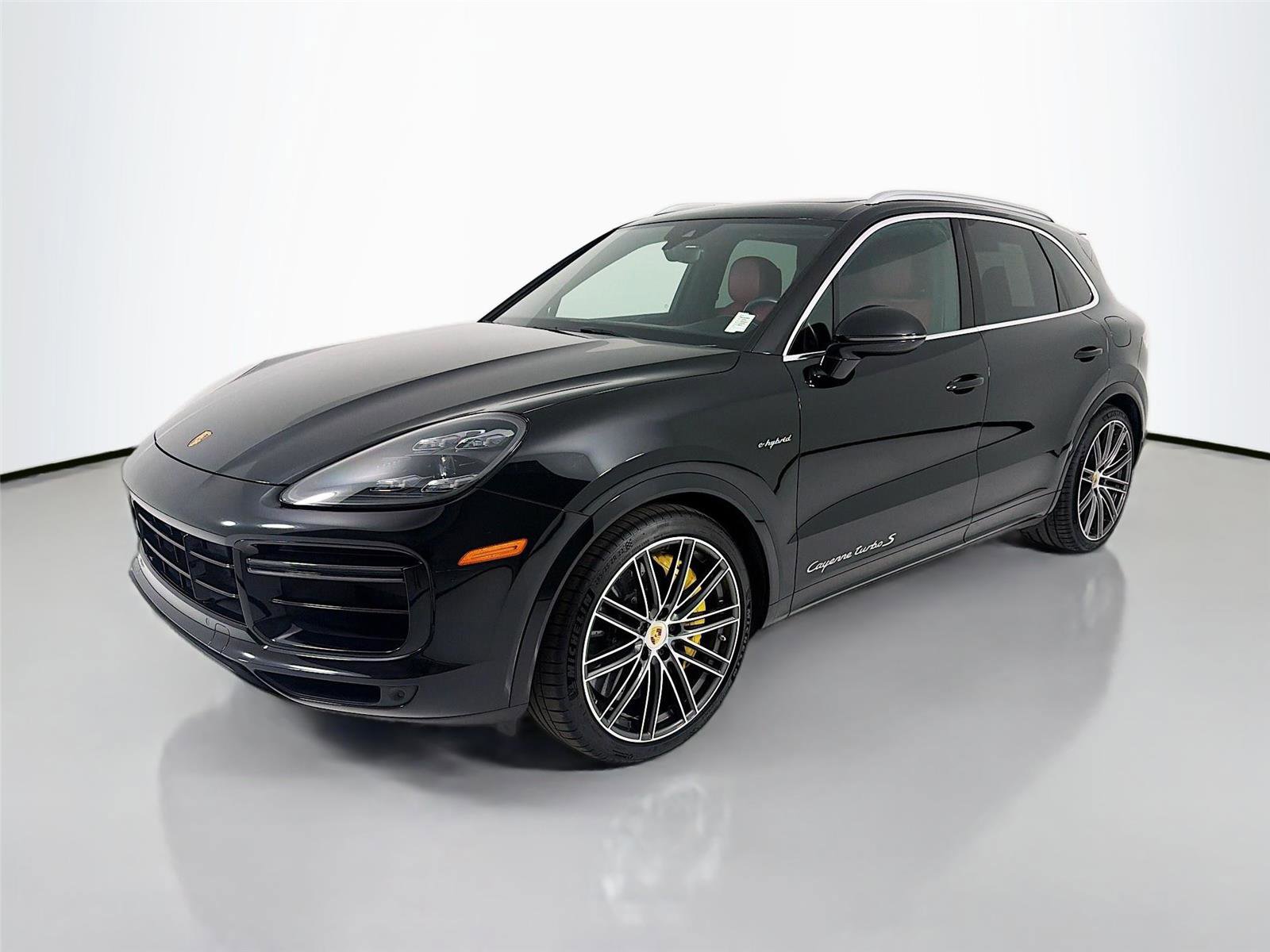 Used 2023 Porsche Cayenne Turbo S AWD/4WD image 1
