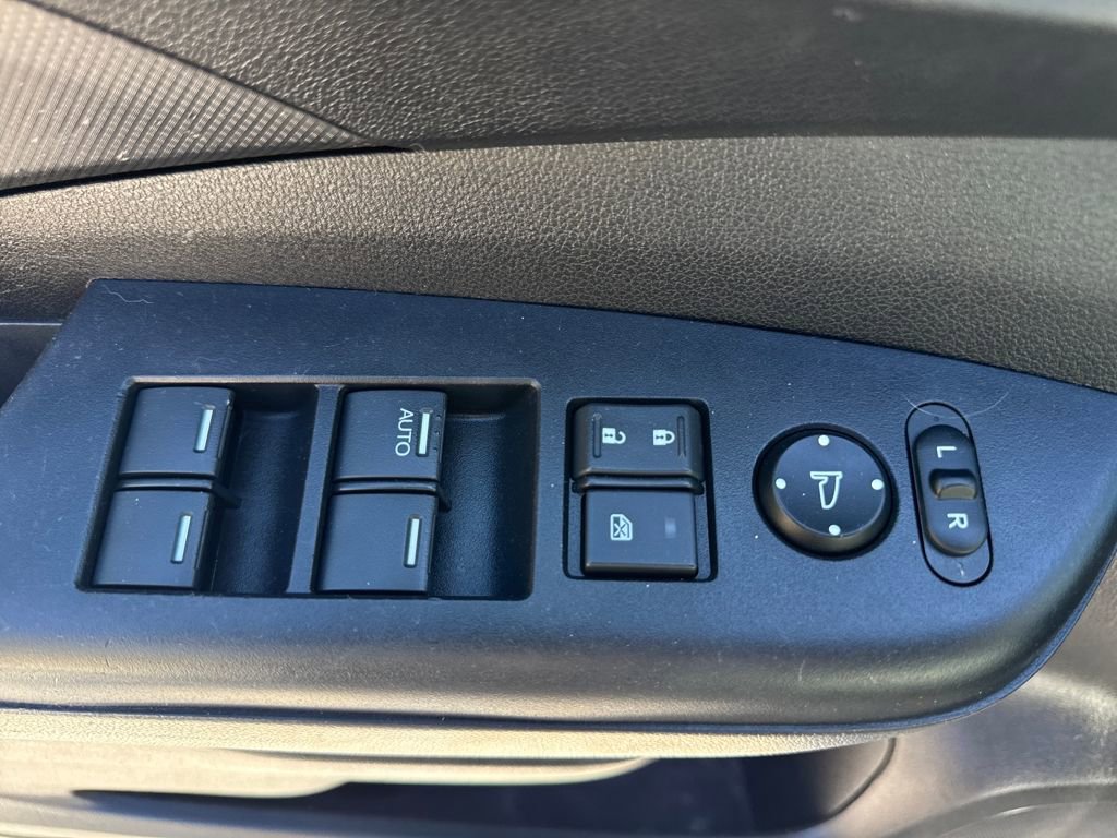 Used 2015 Honda CR-V LX image 15