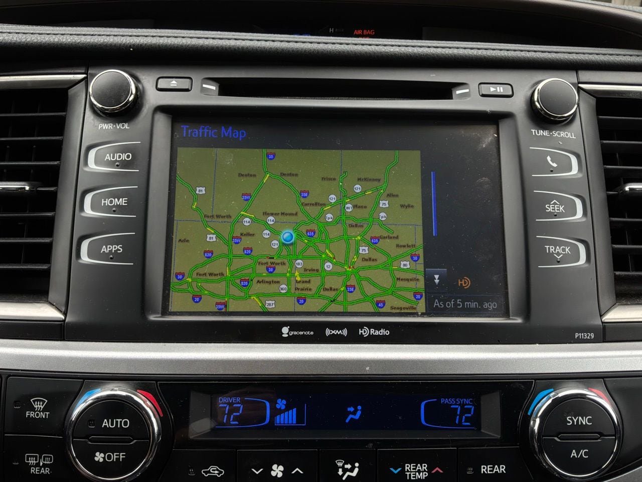 Used 2017 Toyota Highlander Plus FWD image 27