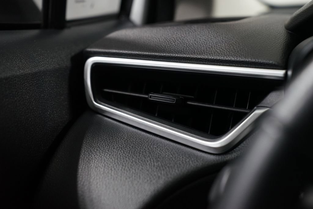 Certified 2024 Toyota Corolla Cross LE image 24