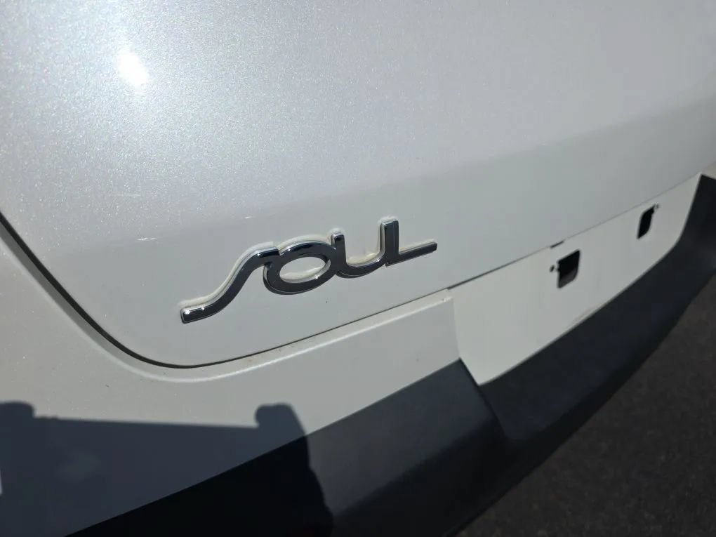 Used 2021 Kia Soul LX FWD image 11