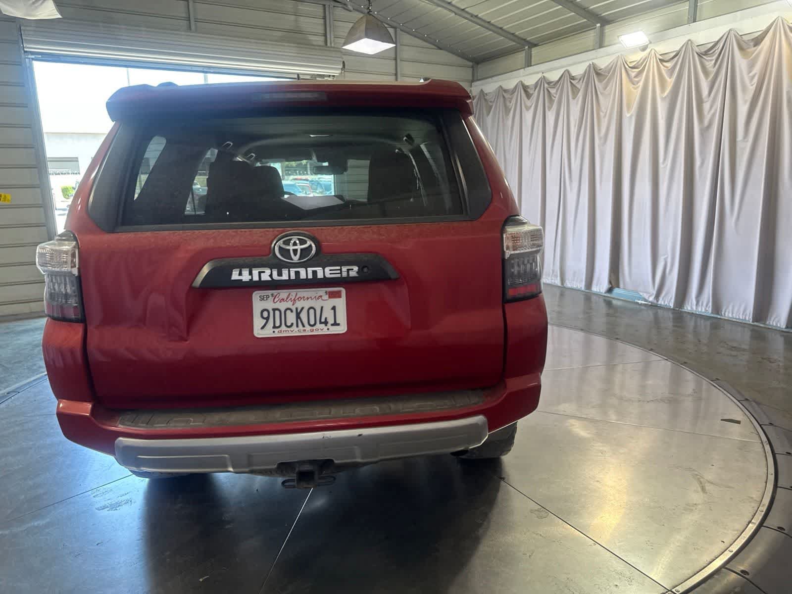 Used 2020 Toyota 4Runner TRD Off-Road AWD/4WD image 6