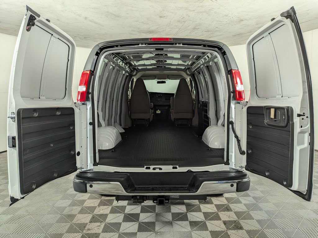 New 2025 Chevrolet Express 2500 image 9