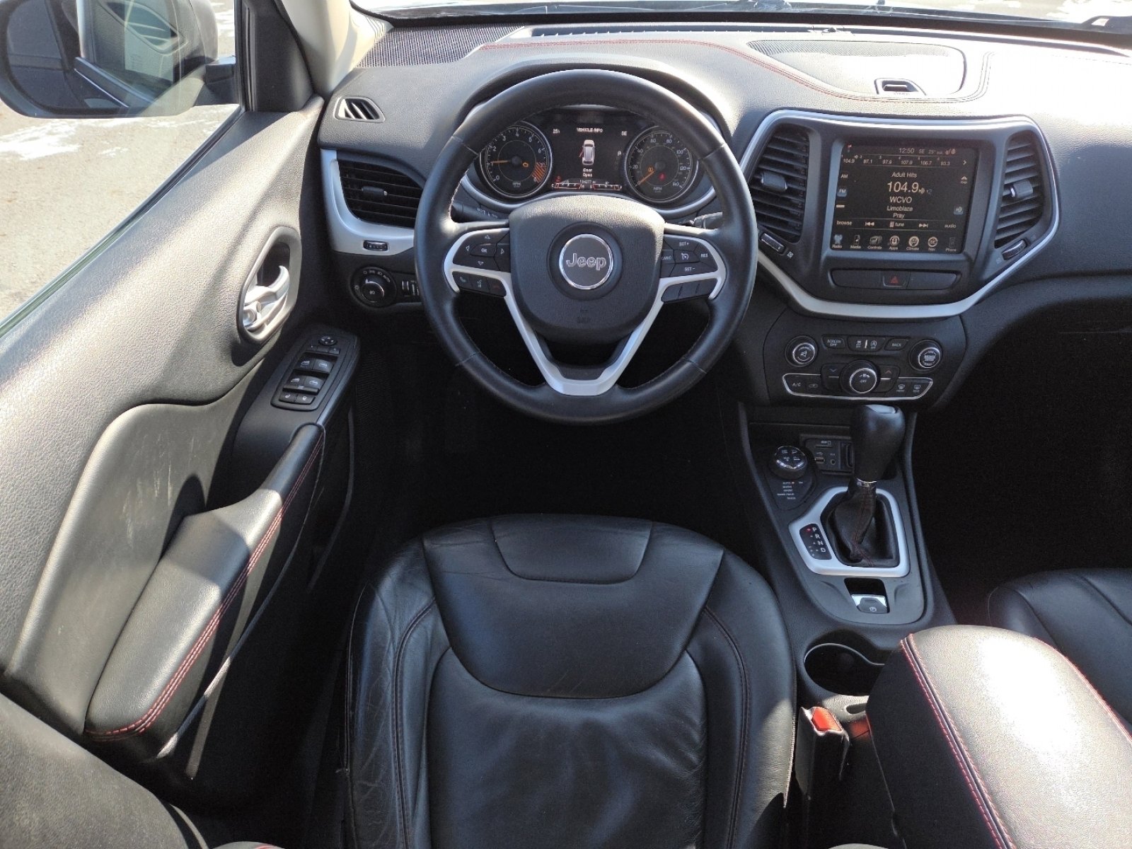 Used 2015 Jeep Cherokee Trailhawk image 23