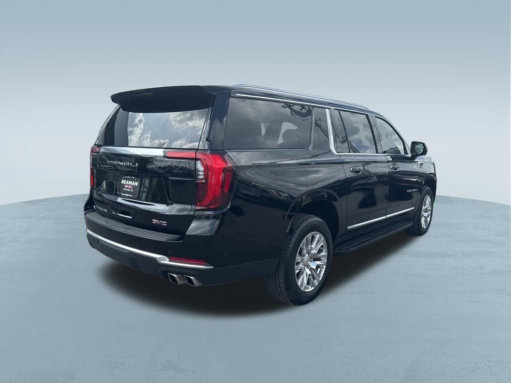 Used 2025 GMC Yukon XL Denali AWD/4WD image 8