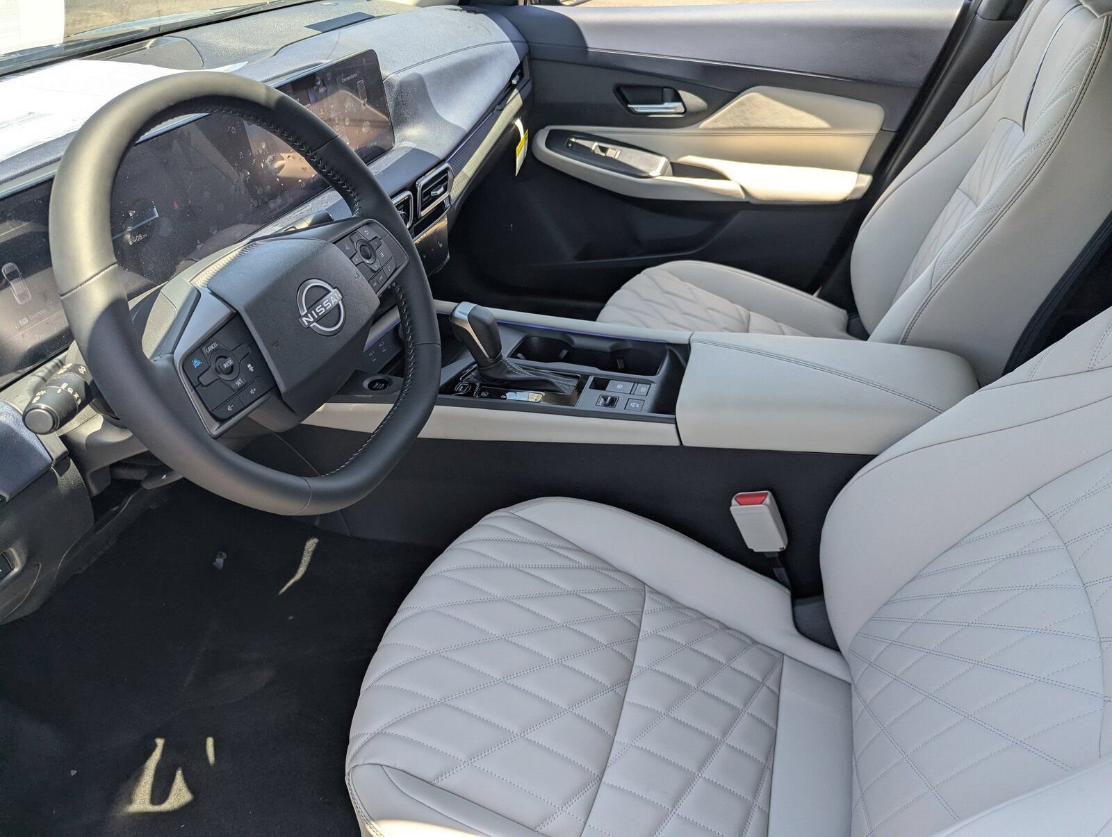 New 2026 Nissan Sentra SL w/ Floor Mat Package FWD image 9