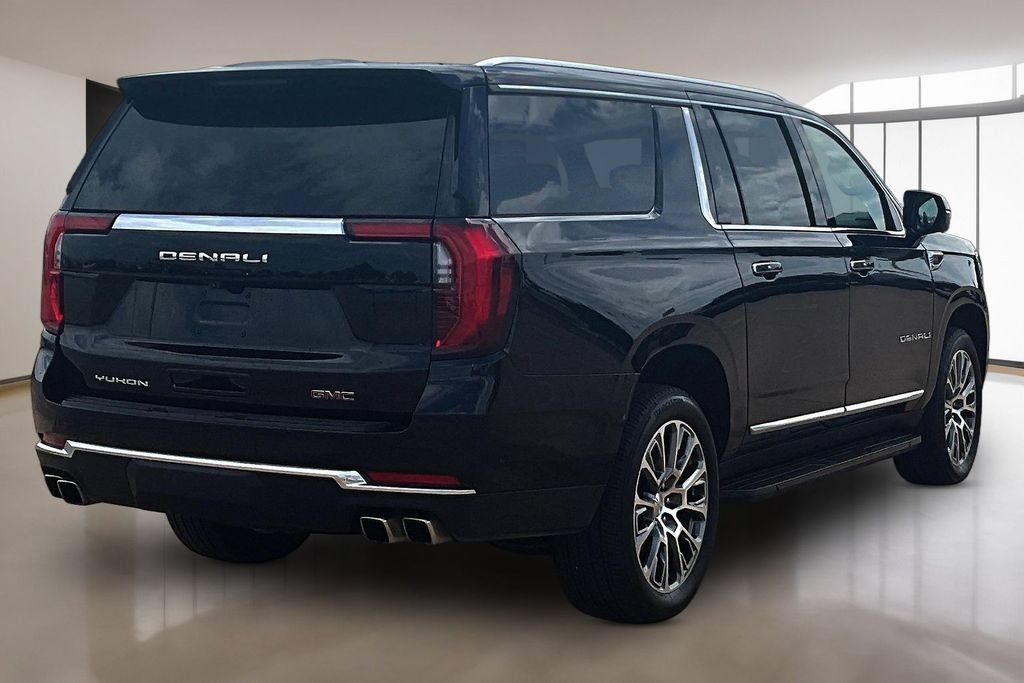 Used 2025 GMC Yukon XL Denali AWD/4WD image 2