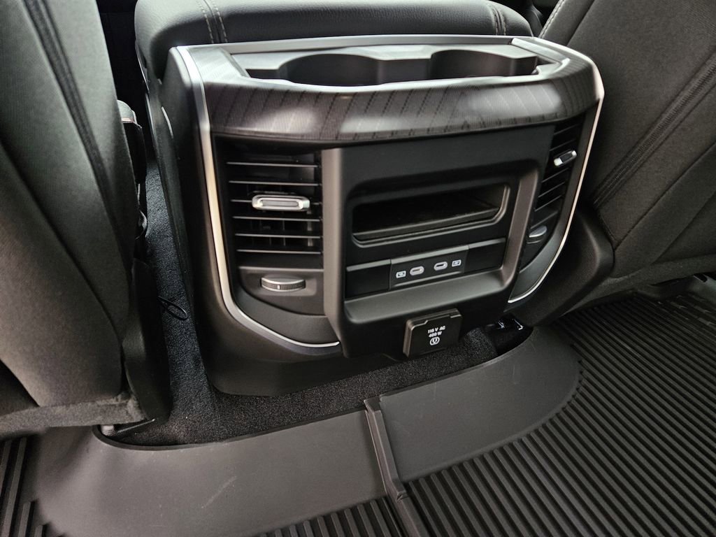 New 2026 RAM 1500 4x4 Crew Cab image 10