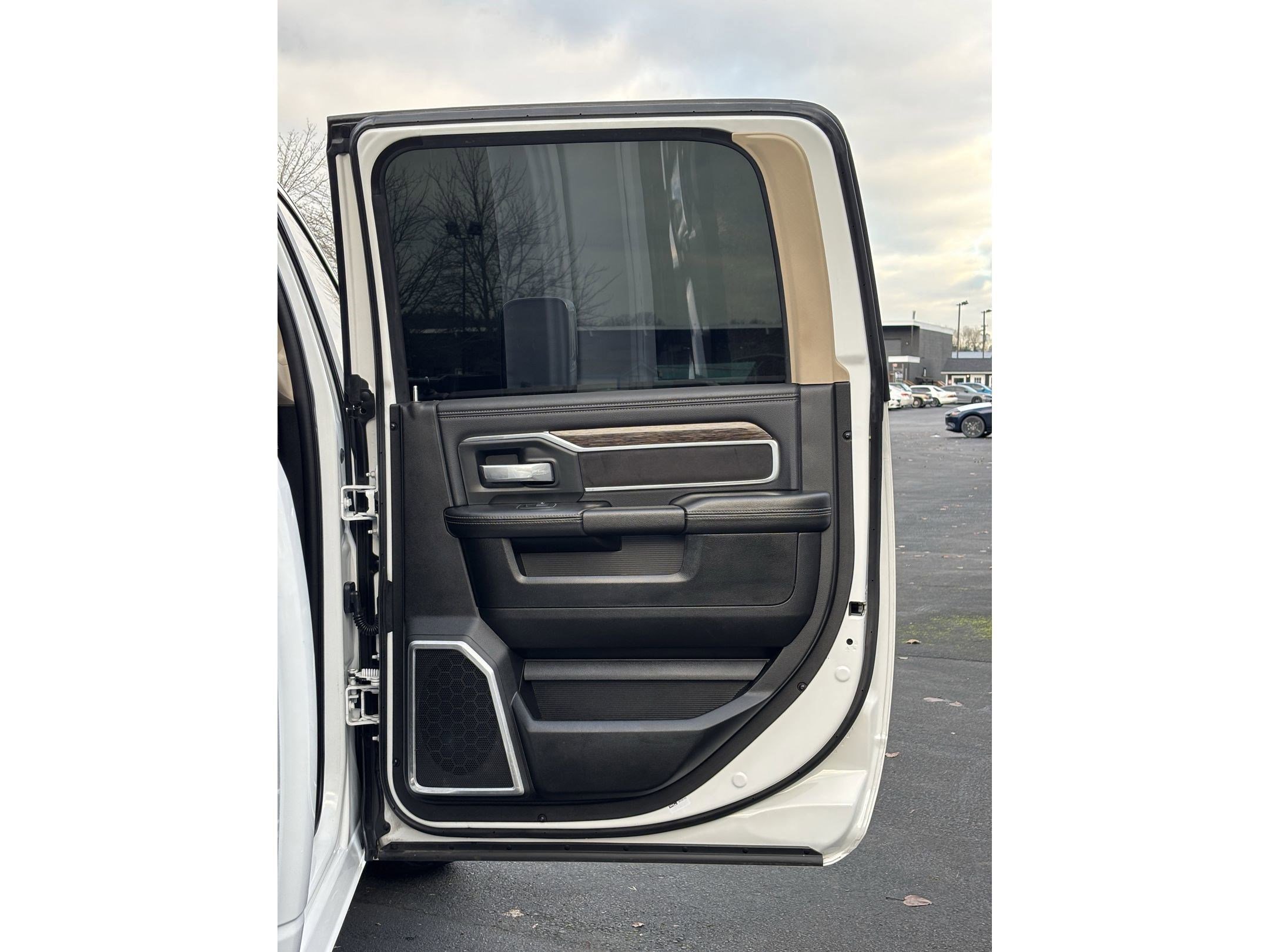 Used 2020 RAM 2500 Laramie image 15