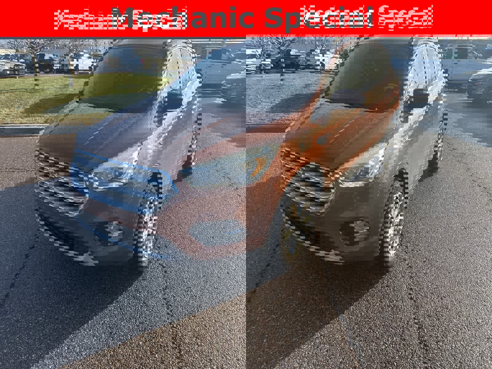 Used 2017 Ford Escape SE w/ Equipment Group 201A image 2