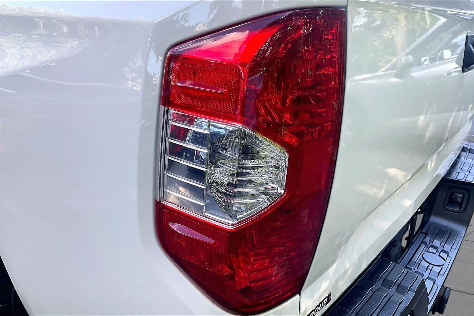 Used 2015 Toyota Tundra SR5 w/ TRD Off Road Package AWD/4WD image 25