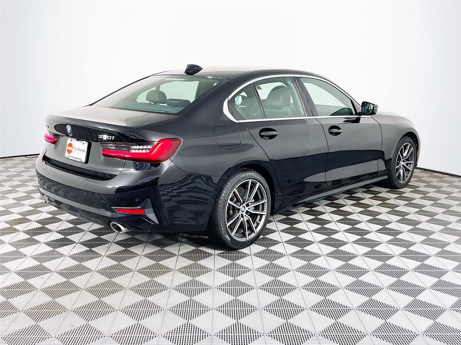 Used 2022 BMW 330i xDrive Sedan w/ Premium Package 2 image 9