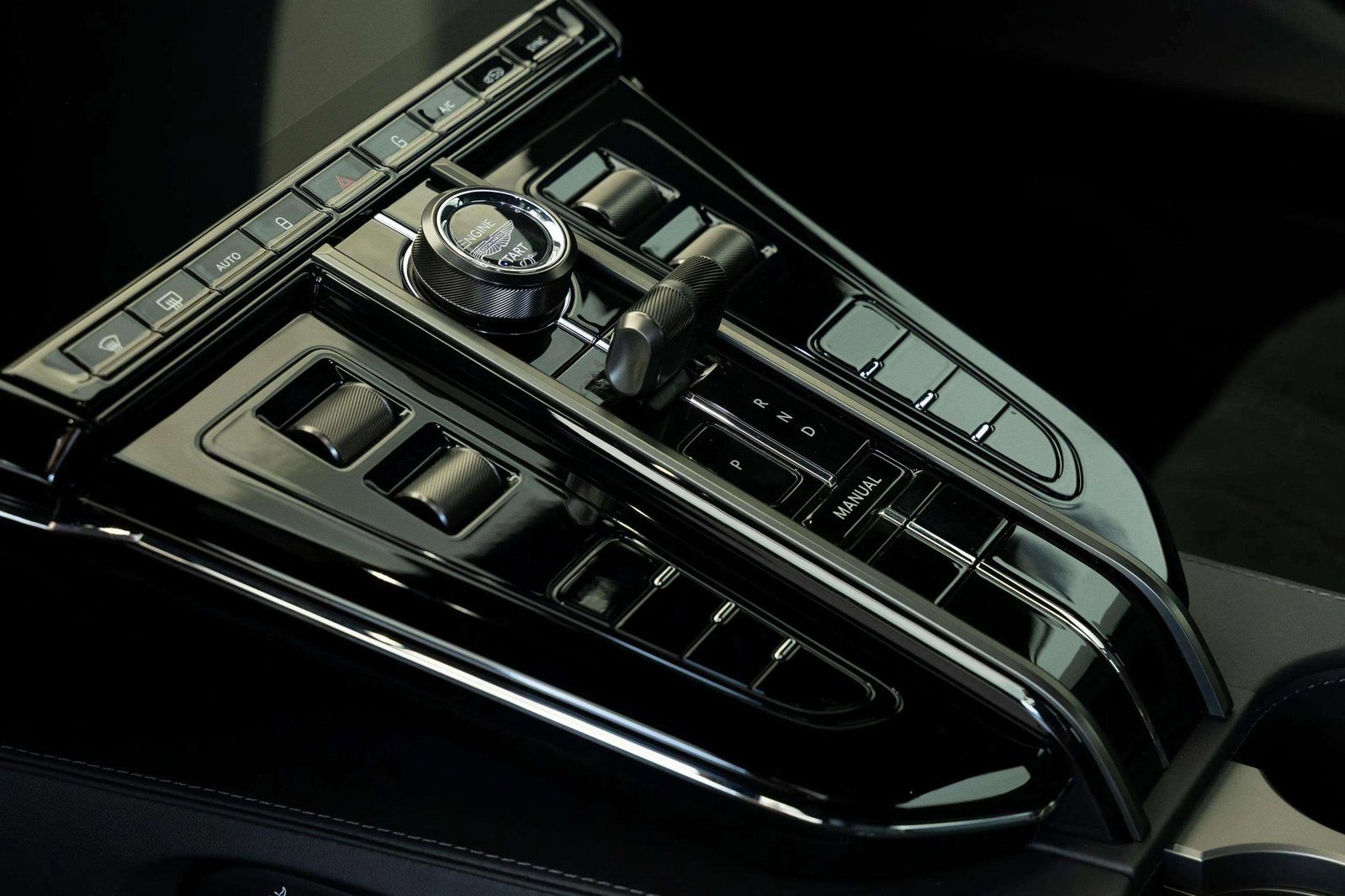 New 2026 Aston Martin V8 Vantage Coupe image 18