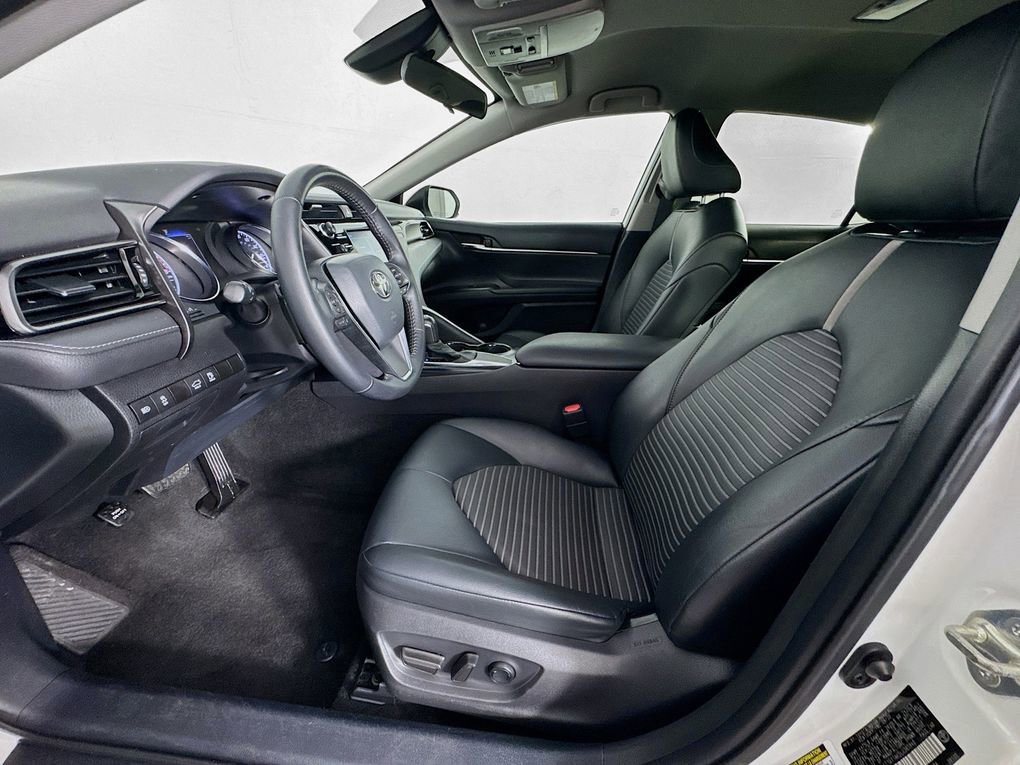 Used 2020 Toyota Camry SE FWD image 12