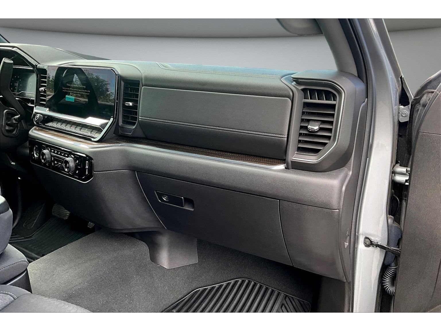 Used 2024 Chevrolet Silverado 1500 LT AWD/4WD image 47