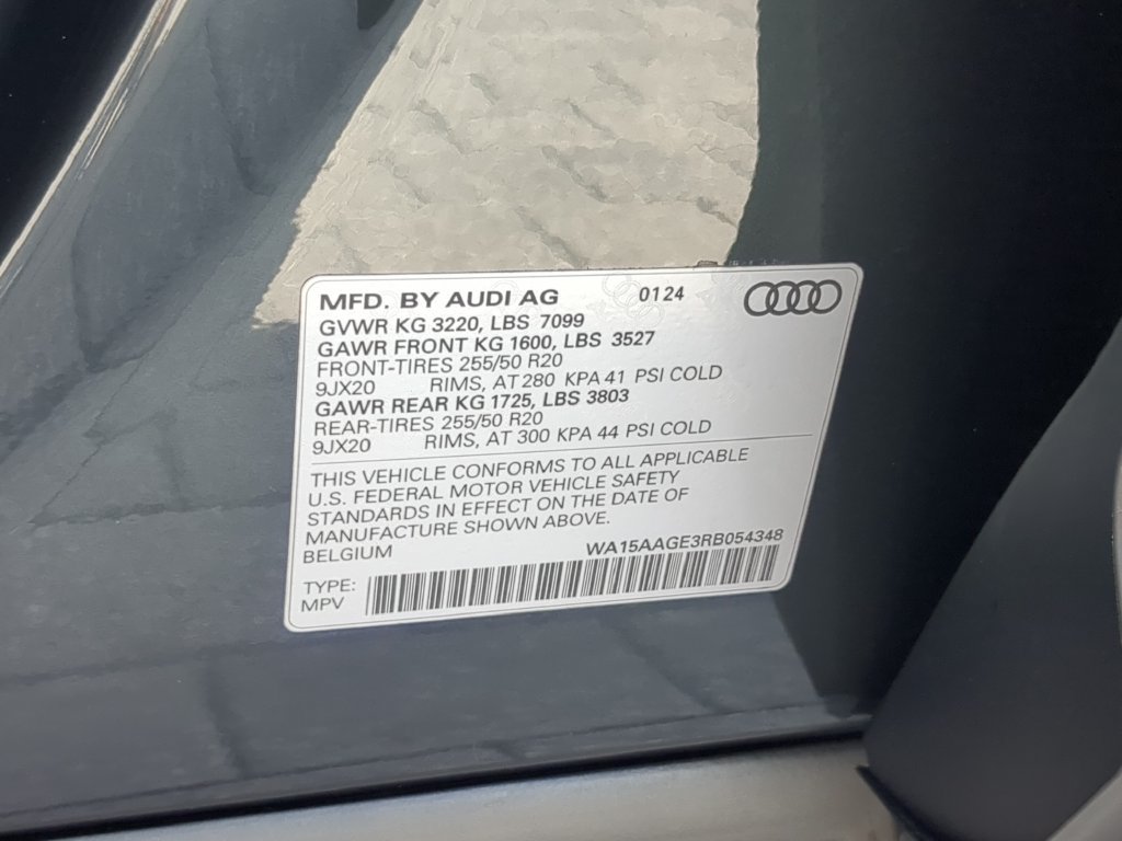 Used 2024 Audi Q8 e-tron Premium Plus w/ Premium Plus Package AWD/4WD image 38