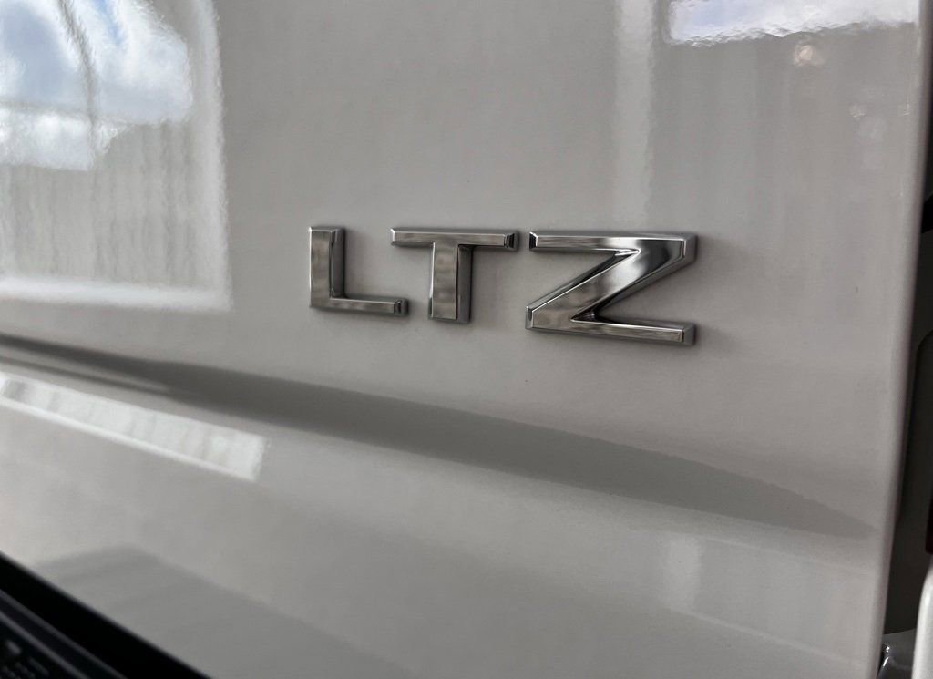 Used 2023 Chevrolet Silverado 2500 LTZ w/ LTZ Convenience Package image 13