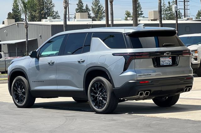 Used 2024 Chevrolet Traverse LS w/ Midnight/Sport Edition FWD image 6