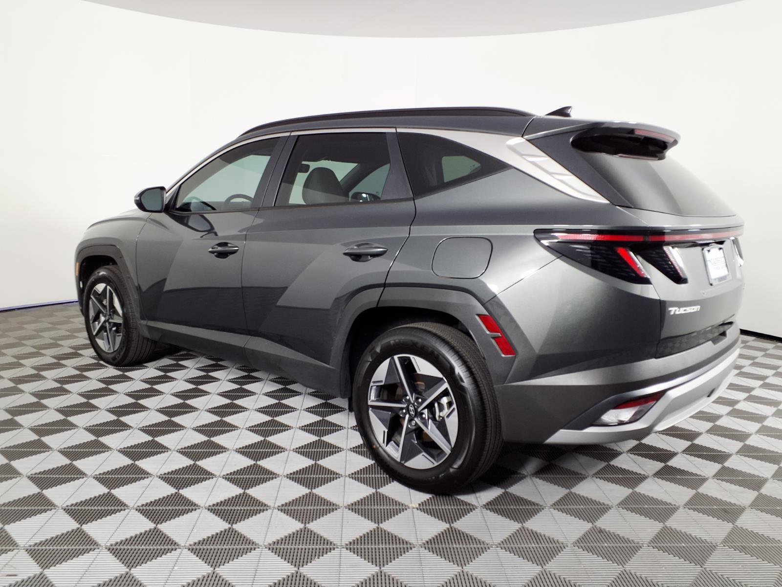 Certified 2025 Hyundai Tucson SEL AWD/4WD image 6