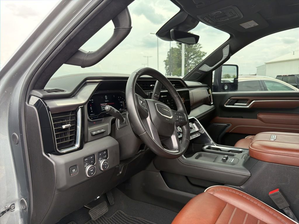 Certified 2025 GMC Sierra 2500 Denali Ultimate w/ Max Trailering Package AWD/4WD image 11