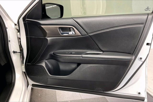 Used 2016 Honda Accord Sport image 27