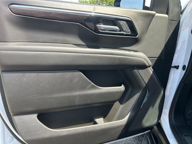 Used 2025 Chevrolet Tahoe LT AWD/4WD image 11