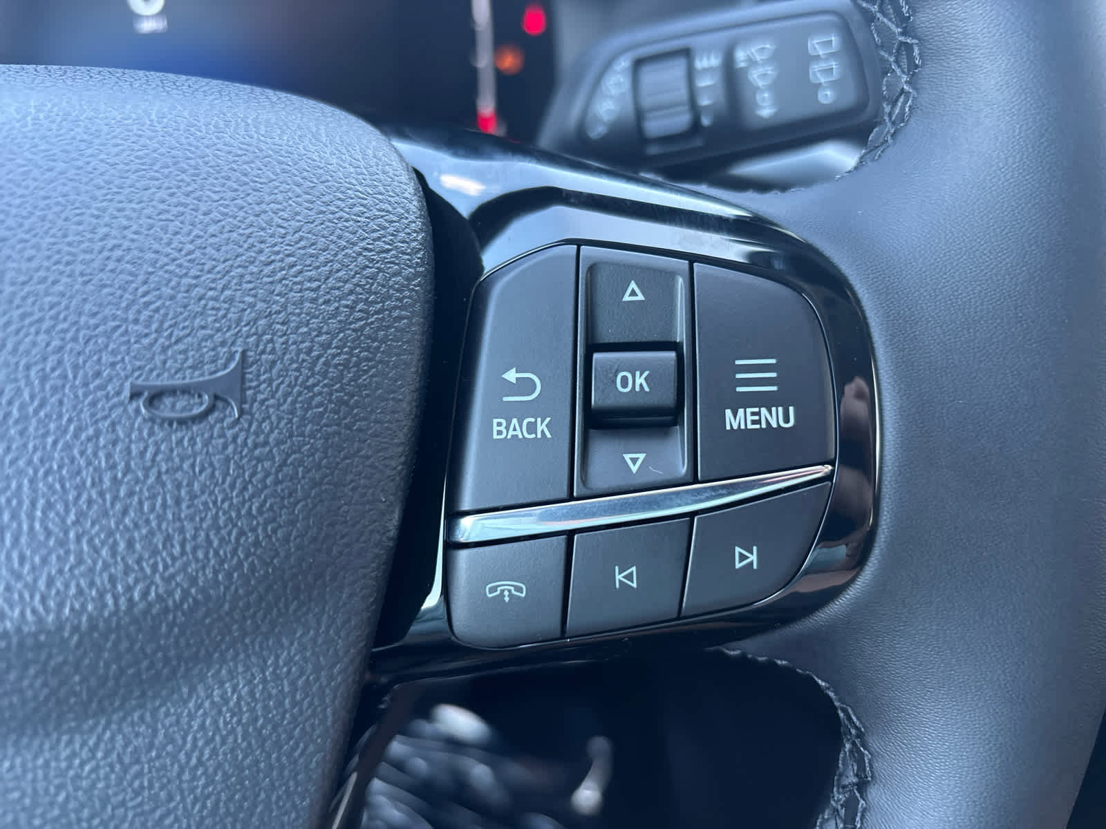 New 2025 Ford Escape SE image 14