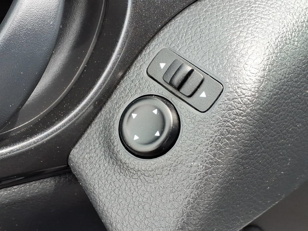 Used 2019 Nissan Rogue S AWD/4WD image 15