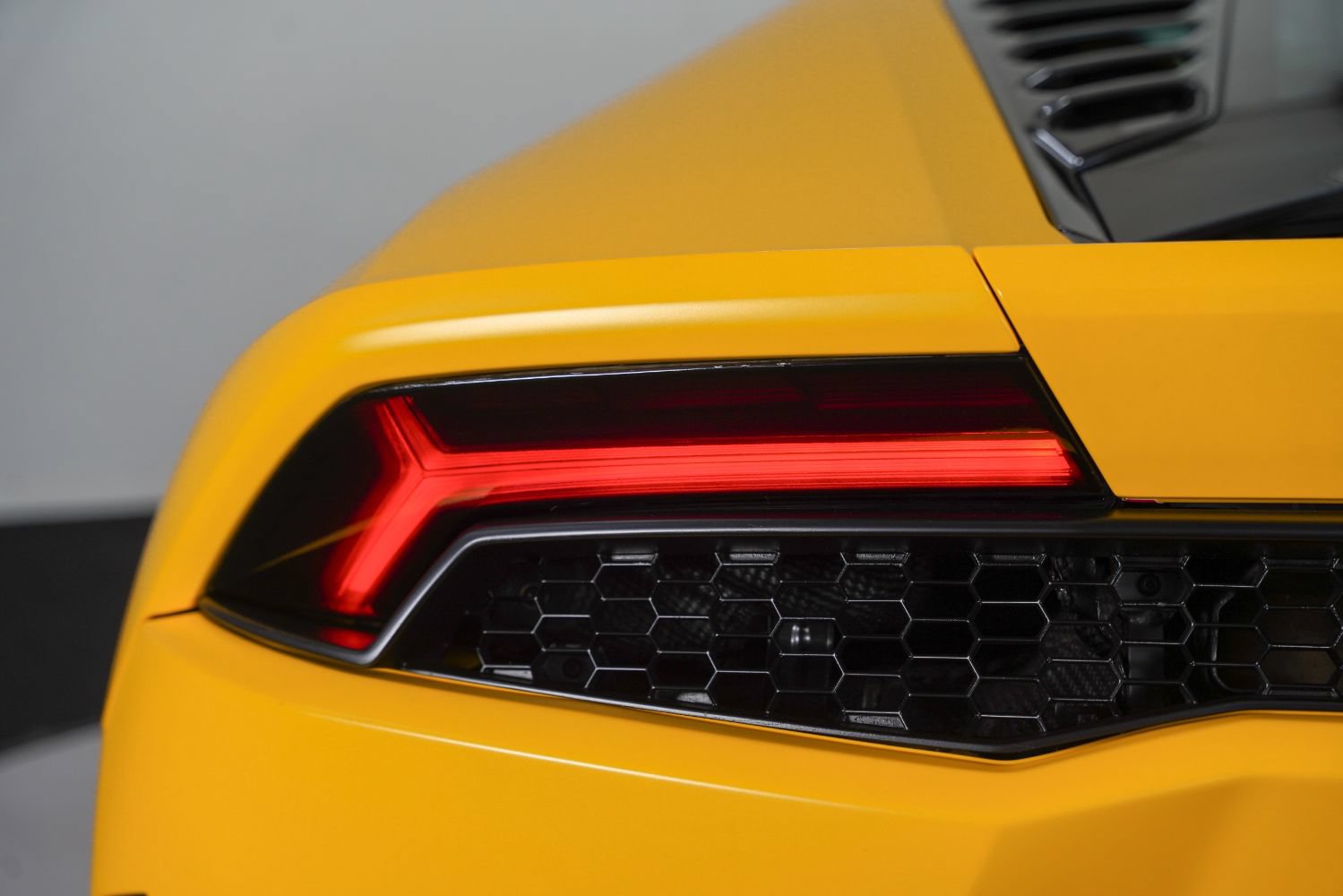 Used 2015 Lamborghini Huracan LP 610-4 AWD/4WD image 19