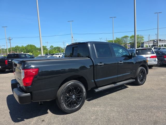 Used 2019 Nissan Titan SV w/ SV Convenience Package image 4