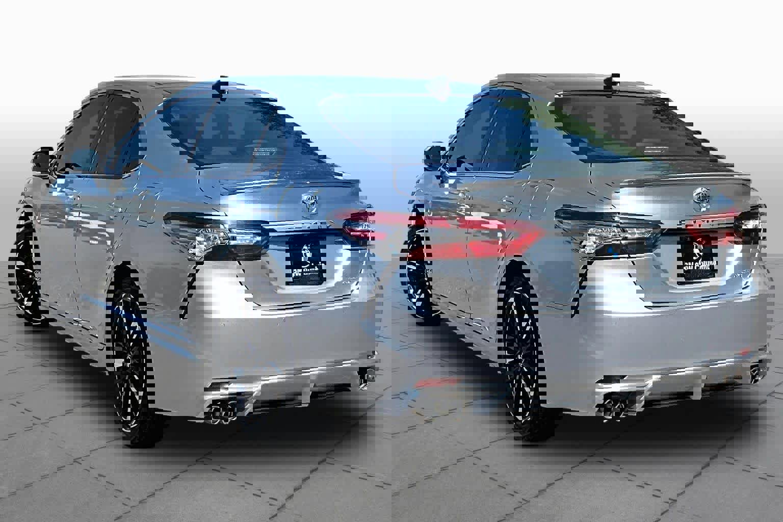 Used 2018 Toyota Camry XSE w/ Audio Package FWD image 11