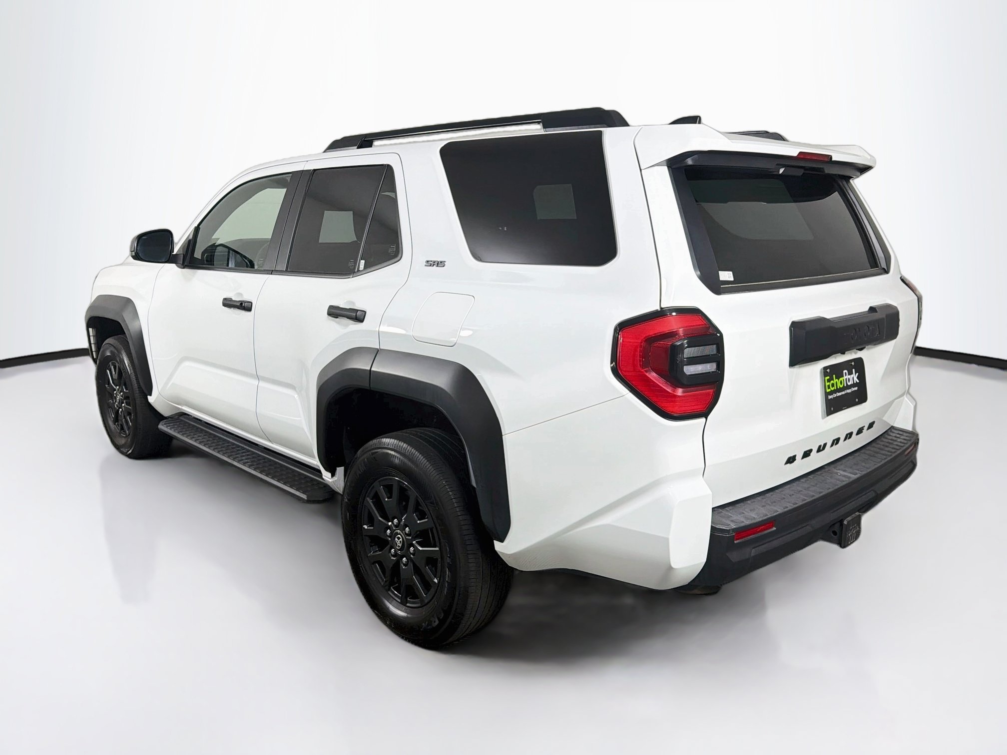 Used 2025 Toyota 4Runner SR5 AWD/4WD image 5