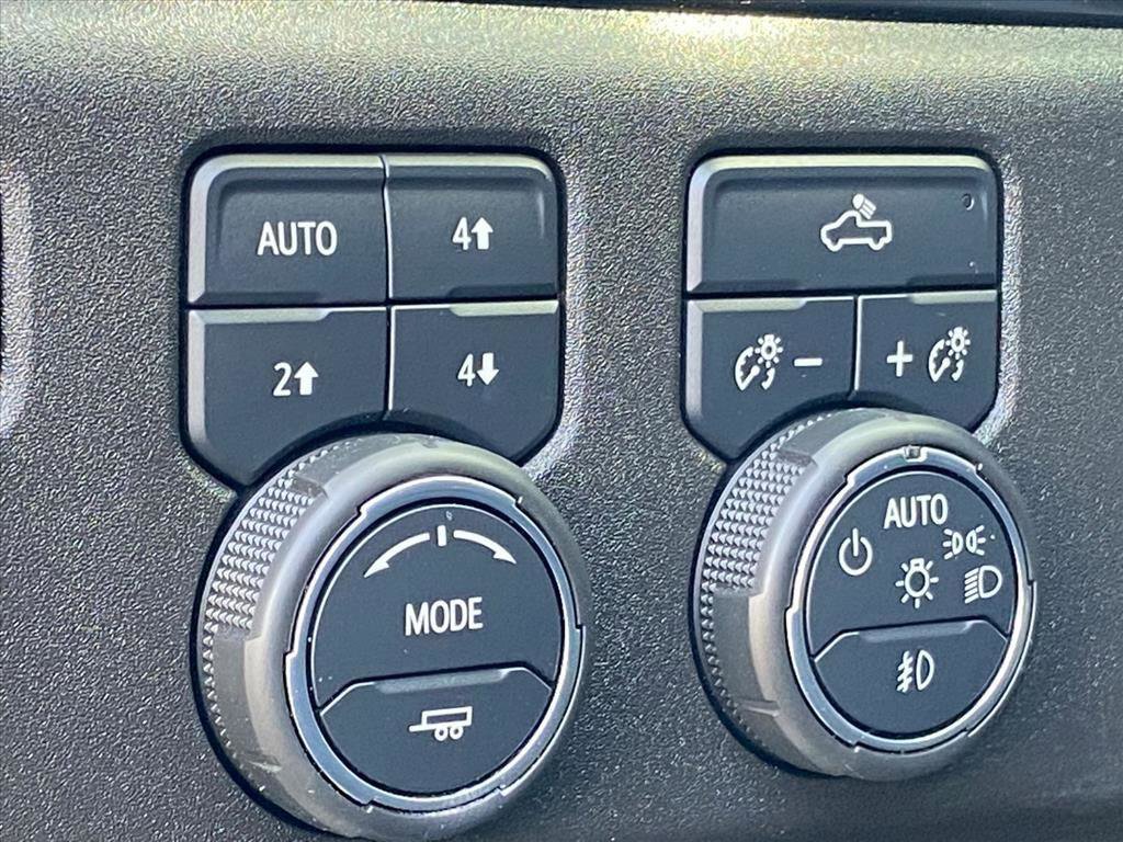 Used 2023 Chevrolet Silverado 1500 RST w/ Z71 Off-Road Package image 17