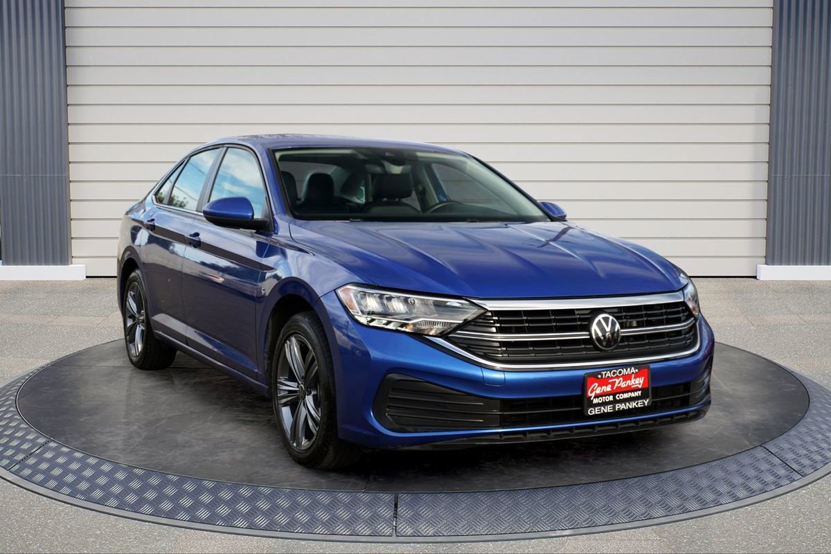 Used 2024 Volkswagen Jetta SE