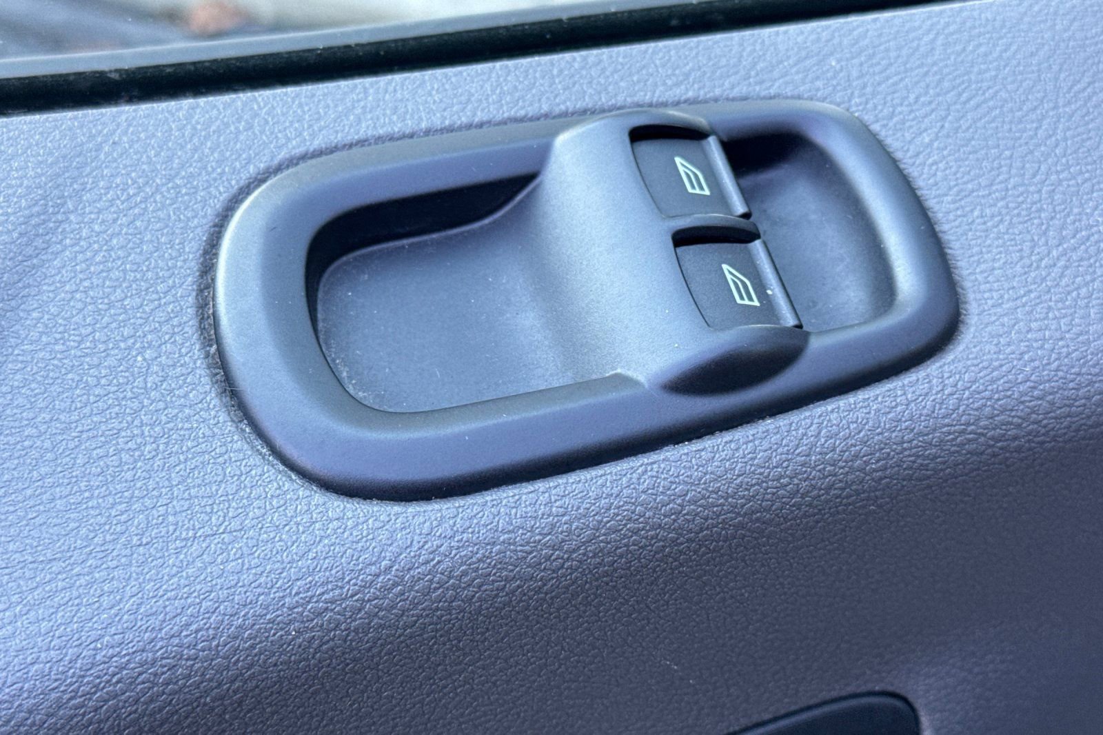 Used 2023 Ford Transit 350 XLT image 11