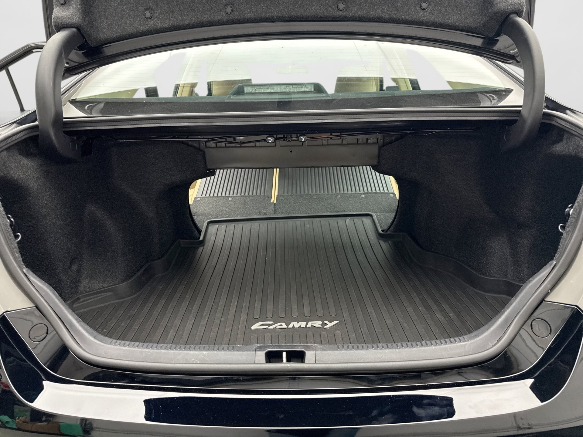 Used 2017 Toyota Camry LE FWD image 20